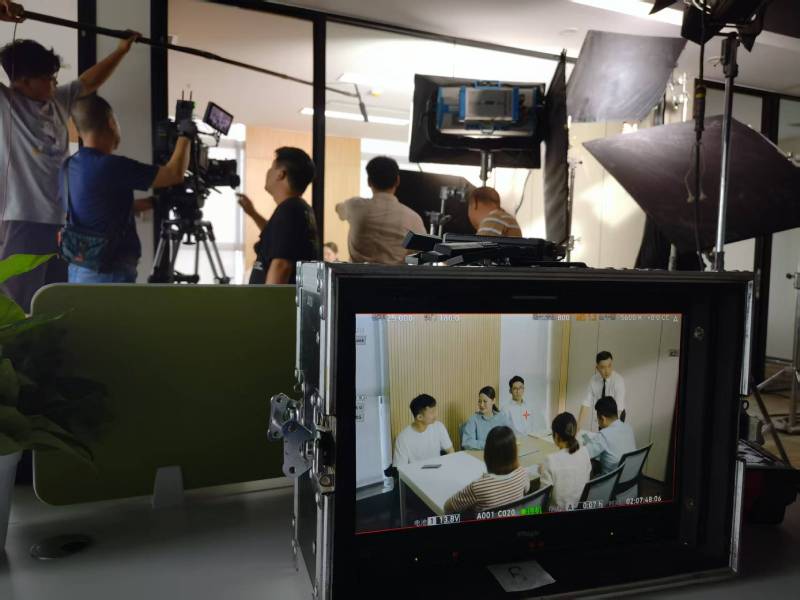 丰宁TVC拍摄公司：科技产品视觉化大师，诠释未来感与功能美学